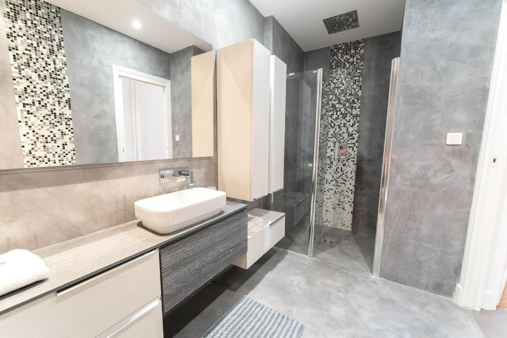 Appartamento Superbe Avec Jardin Piscine, Garage Nizza
