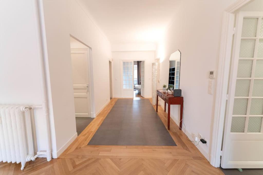Appartamento Superbe Avec Jardin Piscine, Garage
